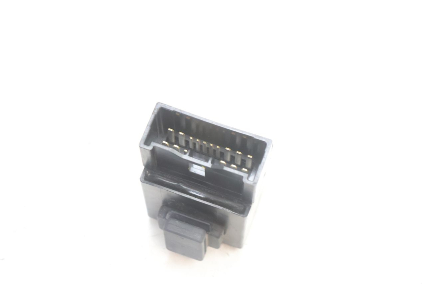 photo de KRAFTSTOFFPUMPENRELAIS YAMAHA FZ8 800 (2010 - 2016) - Technische Nahaufnahme