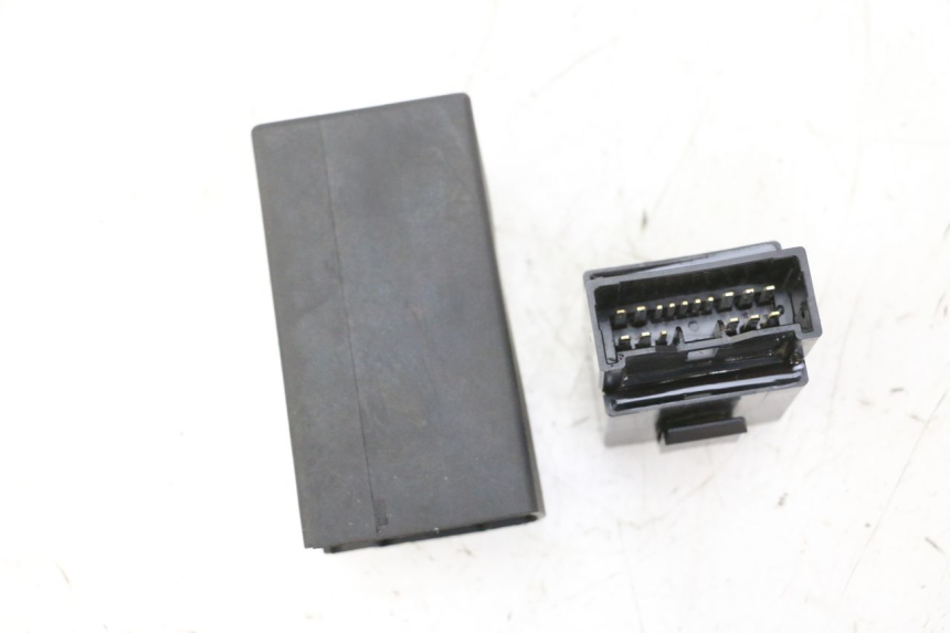 photo de KRAFTSTOFFPUMPENRELAIS YAMAHA MT-07 MT07 ABS 700 (2014 - 2017) - Technische Nahaufnahme