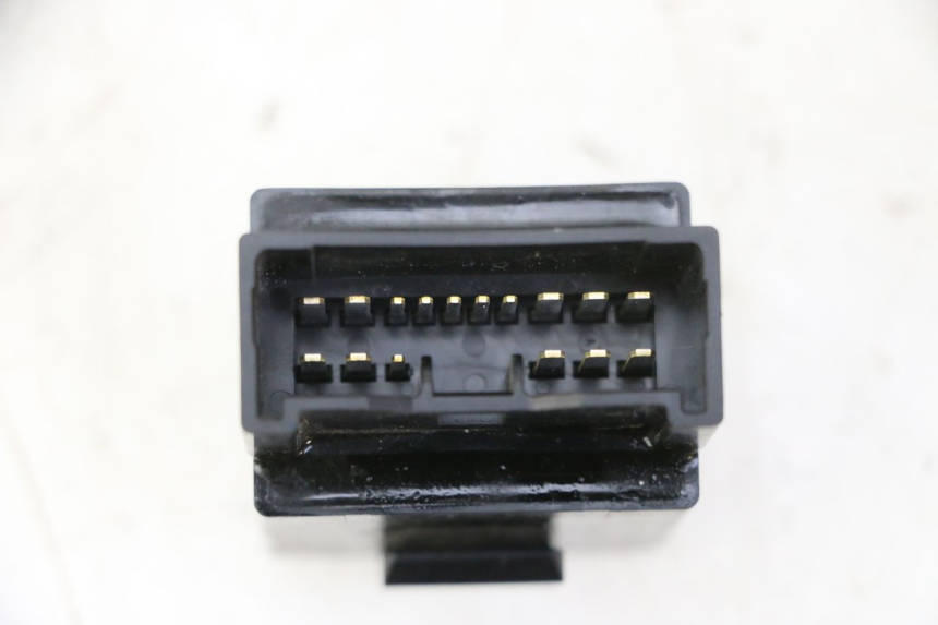 photo de KRAFTSTOFFPUMPENRELAIS YAMAHA MT-07 MT07 700 (2018 - 2020) - Zoom auf Gebrauchszustand