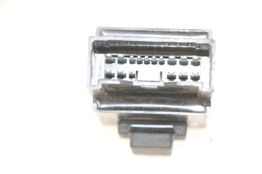 photo de KRAFTSTOFFPUMPENRELAIS YAMAHA XJ6 ABS 600 (2008 - 2016) - Detailansicht des Bauteils