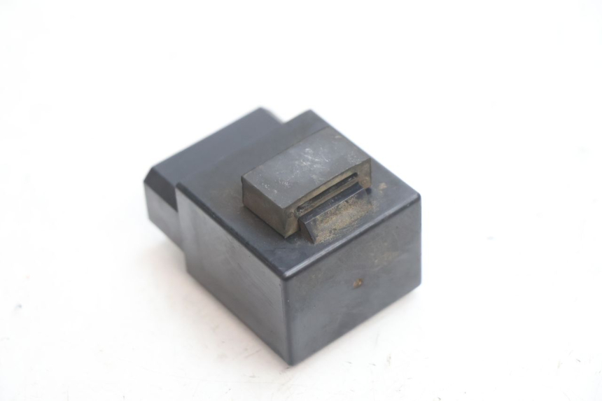 photo de KRAFTSTOFFPUMPENRELAIS YAMAHA YZF R GENESIS 750 (1993 - 1998) - Alternative Perspektive