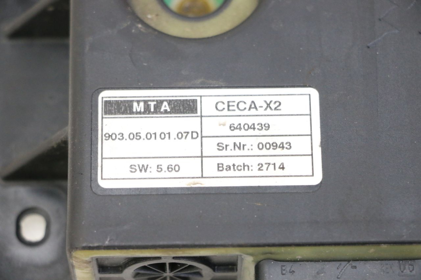 photo de RELAIS ROLL LOCK PIAGGIO MP3 500 (2014 - 2017) - Details der Befestigungspunkte