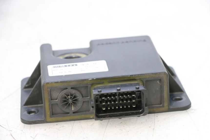 photo de ROLL LOCK RELAIS PIAGGIO MP3 125 (2006 - 2014) - Zoom auf Gebrauchszustand