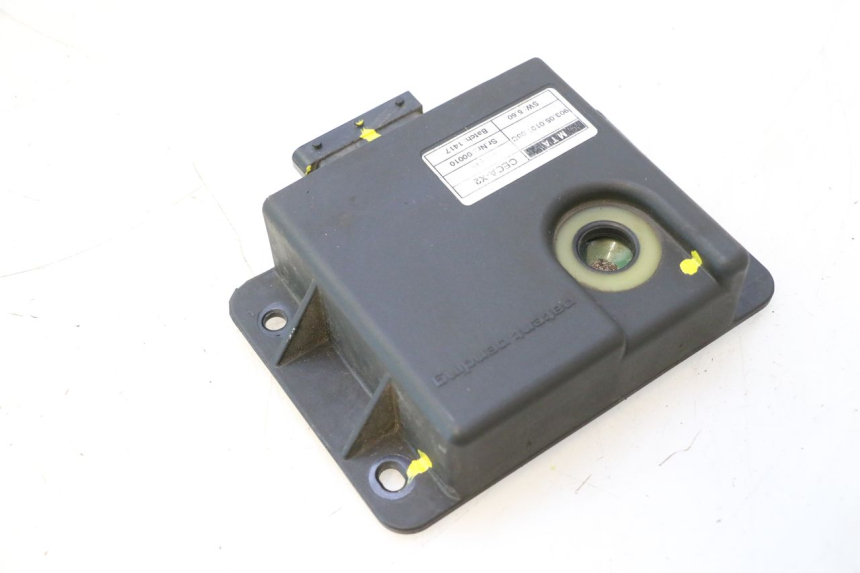 photo de ROLL LOCK RELAIS PIAGGIO MP3 500 (2016 - 2018) - Details der Befestigungspunkte