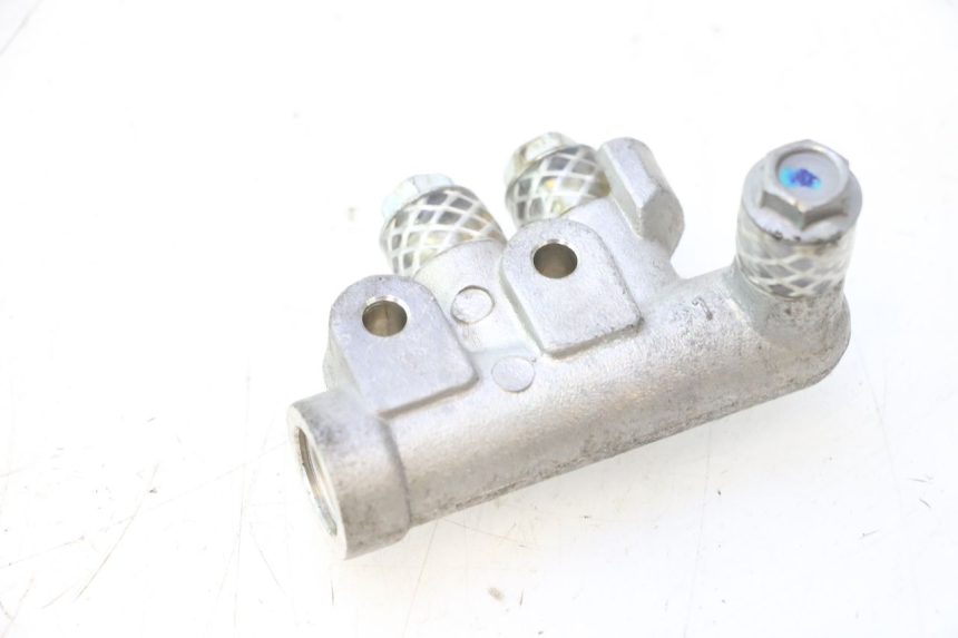 photo de BREMSSATTELVERTEILER SUZUKI BURGMAN 125 (2007 - 2014) - Detailansicht des Bauteils