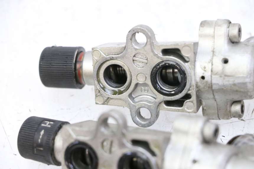 photo de BREMSVERTEILER YAMAHA FJ 36Y 1100 (1984 - 1985) - Alternative Perspektive