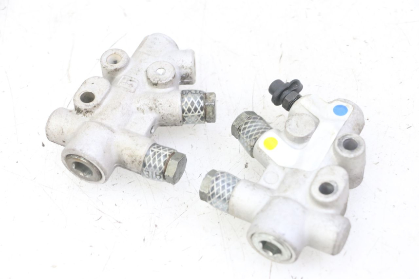 photo de BREMSVERTEILER PIAGGIO IE MP3 YOURBAN 300 (2011 - 2016) - Zoom auf Gebrauchszustand