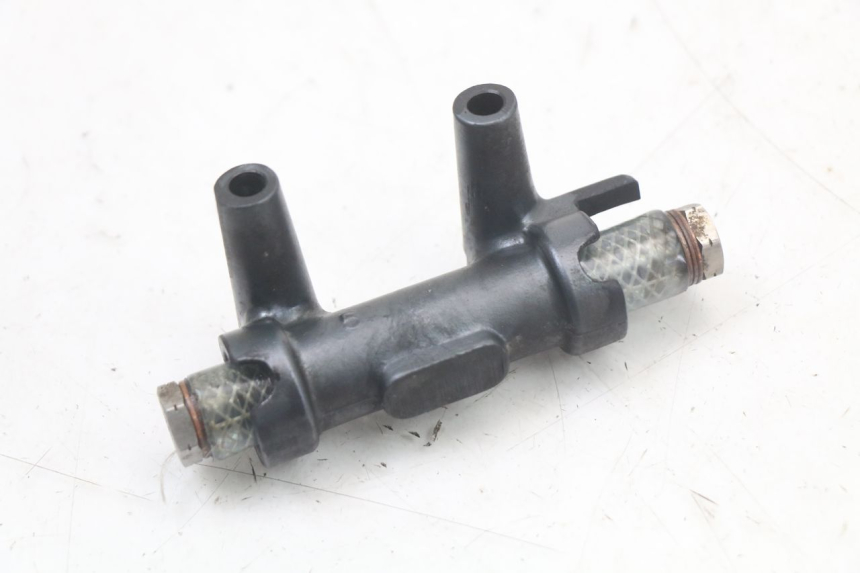 photo de BREMSVERTEILER KAWASAKI GTR 1000 (1994 - 2004) - Zoom auf Gebrauchszustand