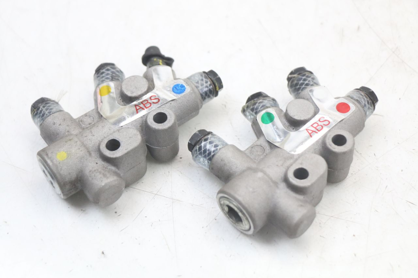 photo de BREMSVERTEILER PIAGGIO MP3 HPE 350 (2018 - 2020) - Detailansicht des Bauteils