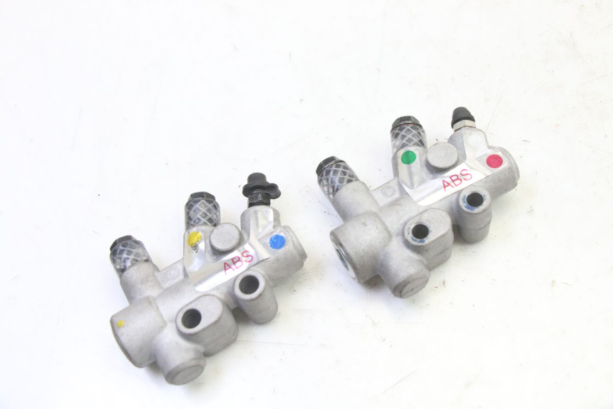 photo de BREMSVERTEILER PIAGGIO MP3 HPE 310 (2024 - 2025) - Detailansicht des Bauteils