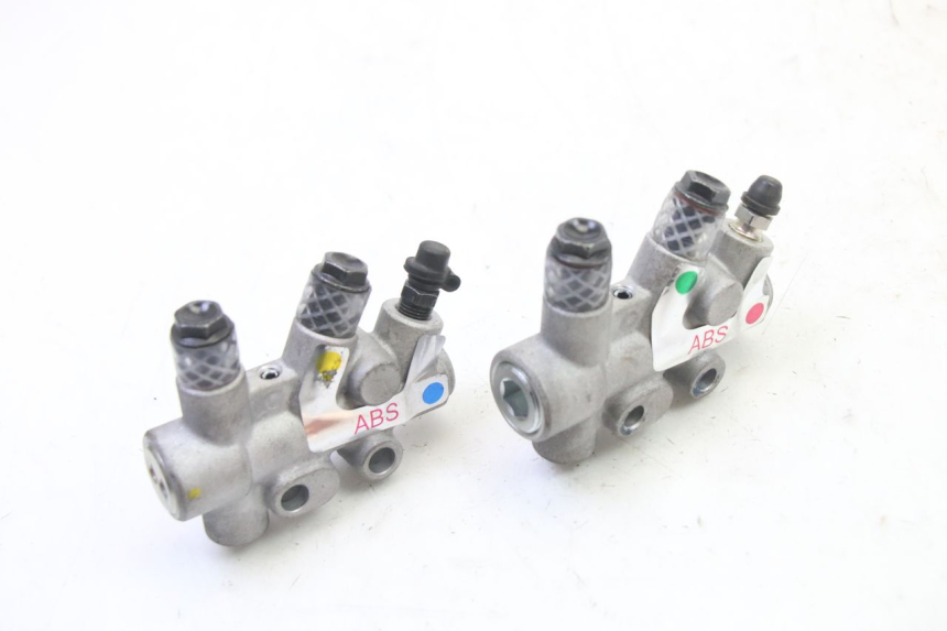 photo de BREMSVERTEILER PIAGGIO MP3 HPE 310 (2024 - 2025) - Zoom auf Gebrauchszustand