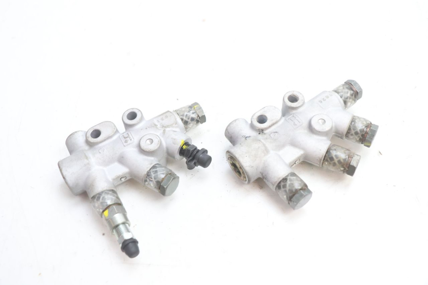 photo de BREMSSATTELVERTEILER PIAGGIO MP3 LT 400 (2007 - 2012) - Detailansicht des Bauteils