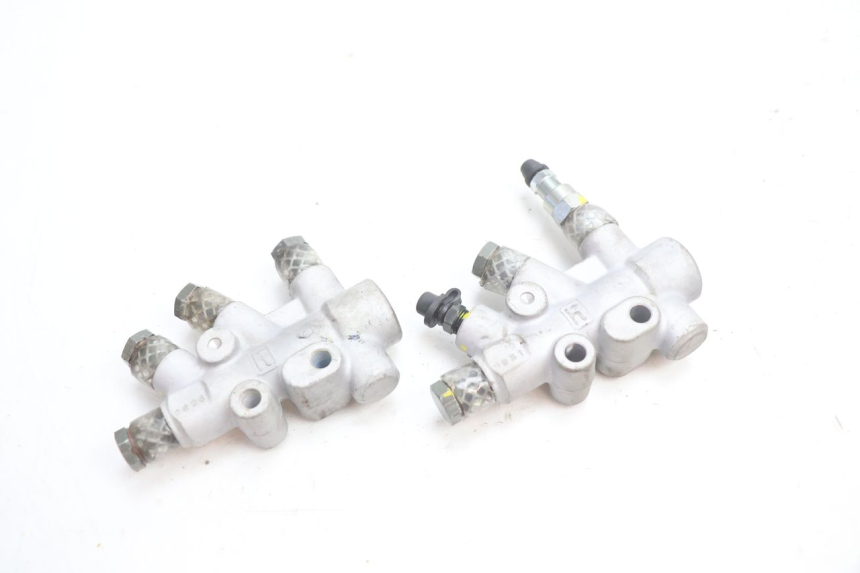 photo de BREMSSATTELVERTEILER PIAGGIO MP3 LT 400 (2007 - 2012) - Zoom auf Gebrauchszustand