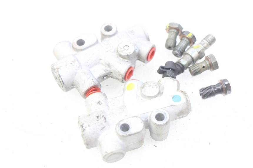 photo de BREMSSATTELVERTEILER PIAGGIO MP3 500 (2011 - 2015) - Zoom auf Gebrauchszustand