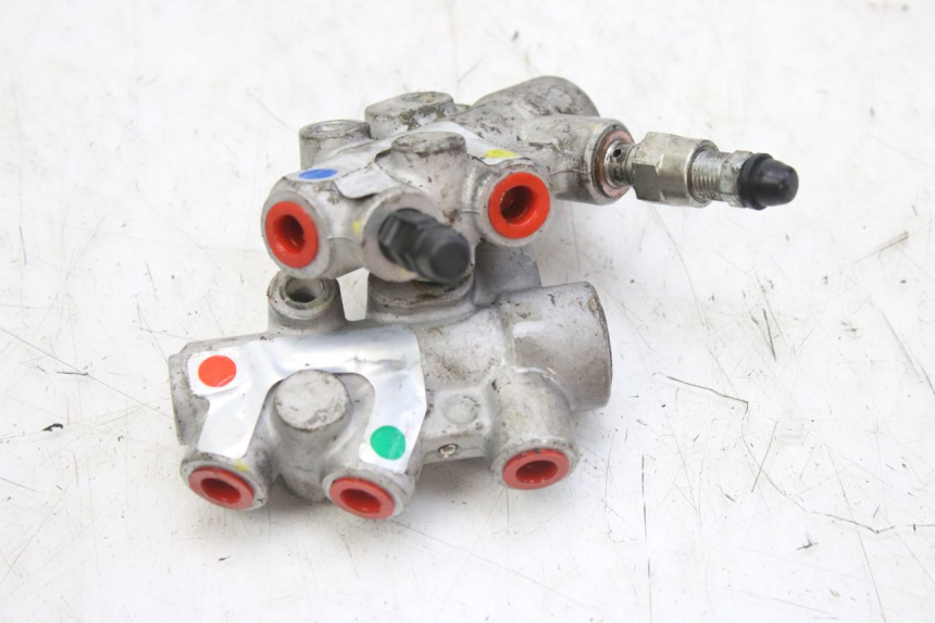 photo de BREMSSATTELVERTEILER PIAGGIO MP3 RL 250 (2006 - 2010) - Detailansicht des Bauteils