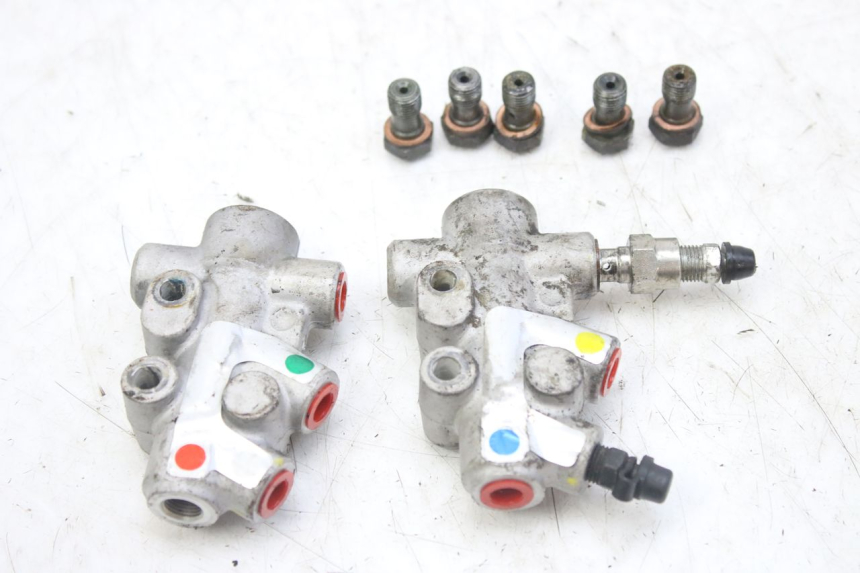 photo de BREMSSATTELVERTEILER PIAGGIO MP3 RL 250 (2006 - 2010) - Alternative Perspektive