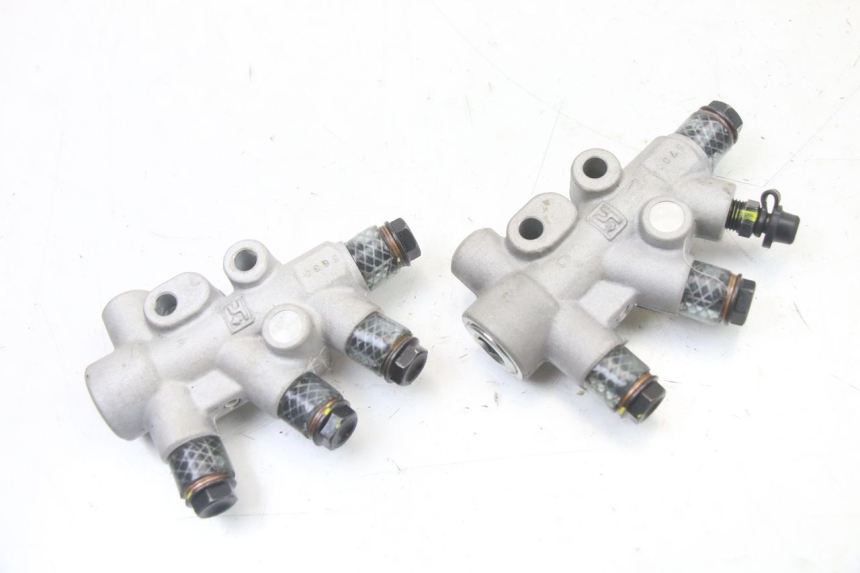 photo de BREMSSATTELVERTEILER PIAGGIO MP3 500 (2014 - 2017) - Detailansicht des Bauteils