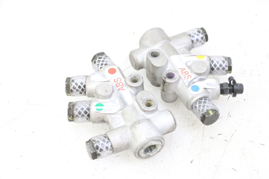 photo de BREMSSATTELVERTEILER PIAGGIO MP3 500 (2014 - 2017) - Zoom auf Gebrauchszustand