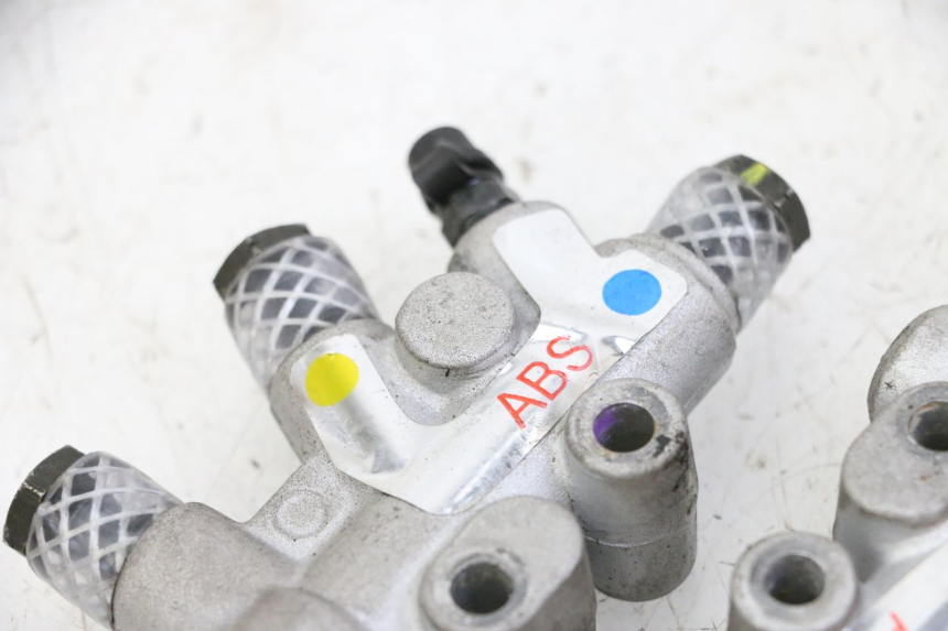 photo de BREMSSATTELVERTEILER PIAGGIO MP3 500 (2014 - 2017) - Alternative Perspektive