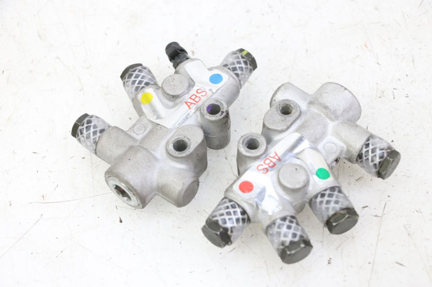 photo de BREMSSATTELVERTEILER PIAGGIO MP3 500 (2014 - 2017) - Technische Nahaufnahme