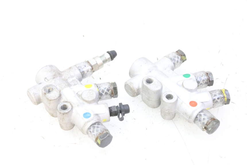 photo de BREMSSATTELVERTEILER PIAGGIO MP3 RL 250 (2006 - 2010) - Detailansicht des Bauteils