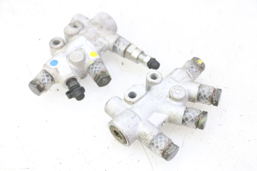 photo de BREMSSATTELVERTEILER PIAGGIO MP3 RL 250 (2006 - 2010) - Alternative Perspektive