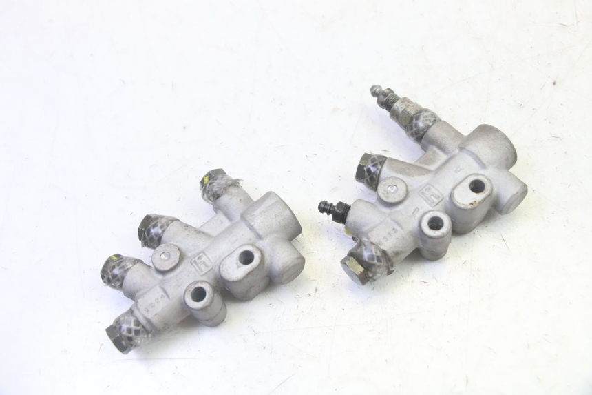 photo de BREMSSATTELVERTEILER PIAGGIO MP3 RL 250 (2006 - 2010) - Zoom auf Gebrauchszustand