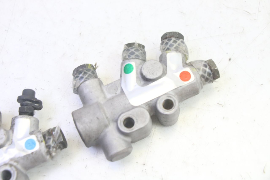 photo de BREMSSATTELVERTEILER PIAGGIO MP3 RL 250 (2006 - 2010) - Alternative Perspektive