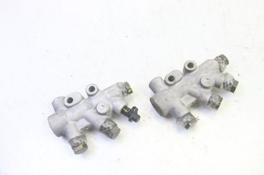 photo de BREMSSATTELVERTEILER PIAGGIO MP3 RL 250 (2006 - 2010) - Technische Nahaufnahme