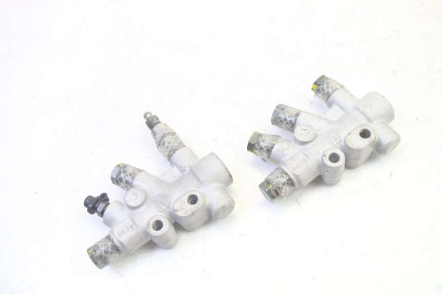 photo de BREMSSATTELVERTEILER PIAGGIO MP3 RL 250 (2006 - 2010) - Alternative Perspektive