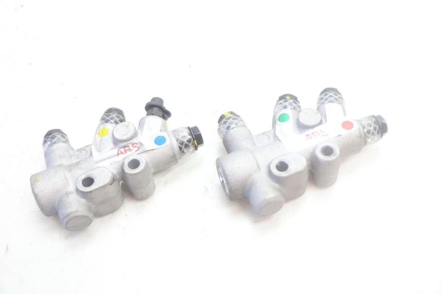 photo de BREMSVERTEILER PIAGGIO MP3 500 (2016 - 2018) - Alternative Perspektive