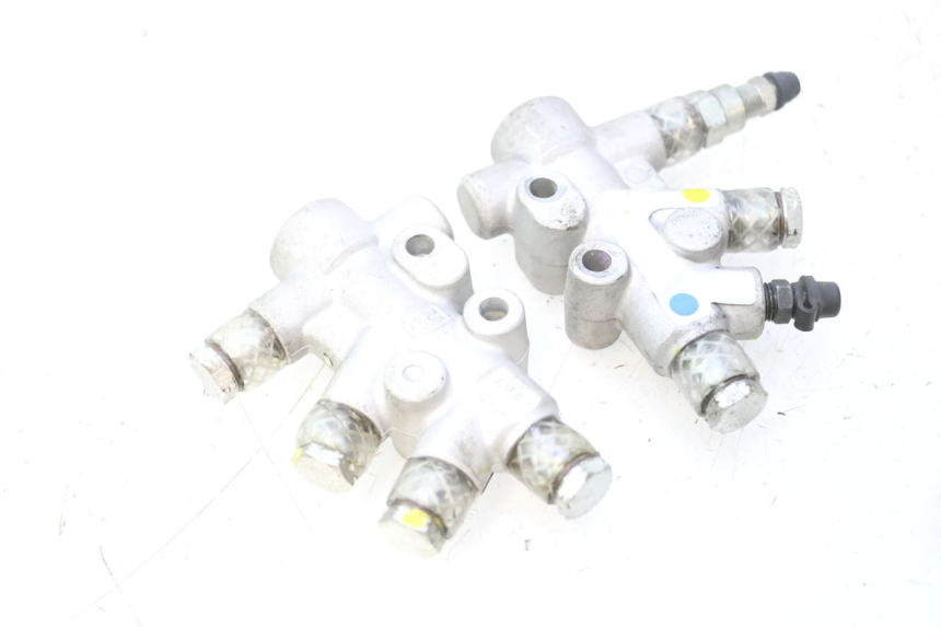 photo de BREMSSATTELVERTEILER PIAGGIO MP3 500 (2011 - 2015) - Detailansicht des Bauteils