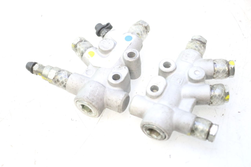 photo de BREMSSATTELVERTEILER PIAGGIO MP3 500 (2011 - 2015) - Zoom auf Gebrauchszustand