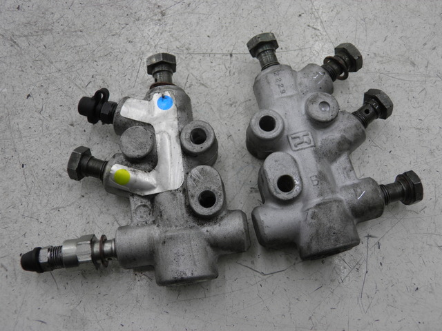 photo de BREMSSATTELVERTEILER PIAGGIO MP3 500 (2011 - 2015) - Hauptansicht