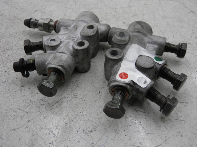 photo de BREMSSATTELVERTEILER PIAGGIO MP3 500 (2011 - 2015) - Zoom auf Gebrauchszustand