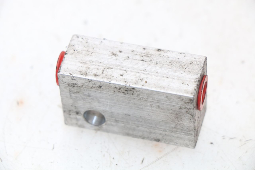 photo de BREMSSATTELVERTEILER DAELIM S2 FI 125 (2008 - 2017) - Detailansicht des Bauteils