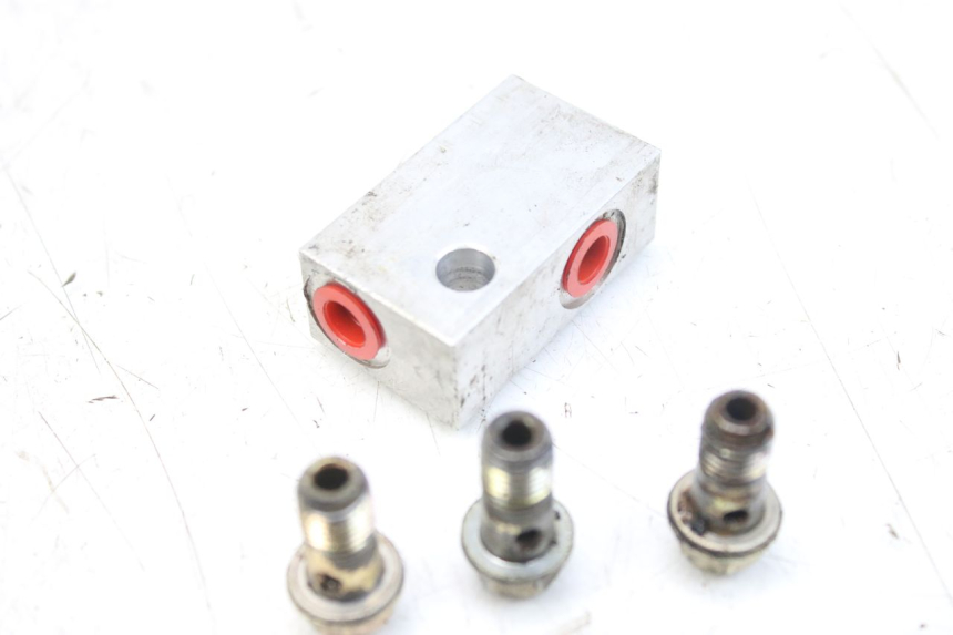 photo de BREMSSATTELVERTEILER DAELIM S2 FI 125 (2008 - 2017) - Zoom auf Gebrauchszustand