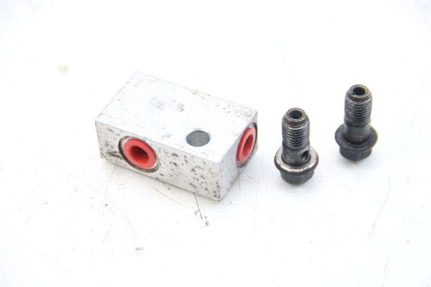 photo de BREMSSATTELVERTEILER DAELIM S3 125 (2010 - 2017) - Detailansicht des Bauteils