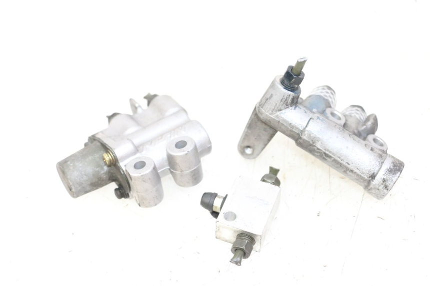 photo de BREMSVERTEILER HONDA ST PAN EUROPEAN 1300 (2002 - 2013) - Zoom auf Gebrauchszustand