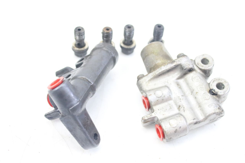 photo de BREMSVERTEILER HONDA VFR FI RC46 800 (1998 - 2001) - Detailansicht des Bauteils