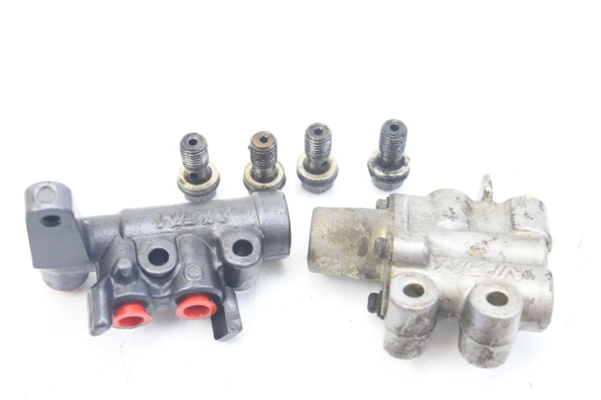 photo de BREMSVERTEILER HONDA VFR FI RC46 800 (1998 - 2001) - Zoom auf Gebrauchszustand