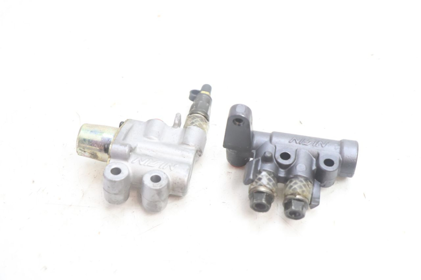 photo de BREMSVERTEILER HONDA VFR FI RC46 800 (1998 - 2001) - Detailansicht des Bauteils
