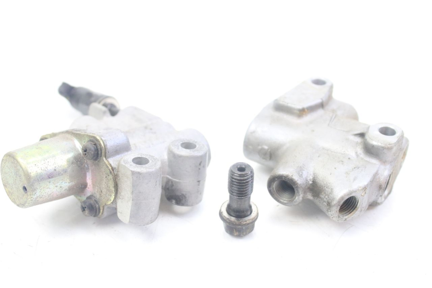 photo de BREMSVERTEILER HONDA VFR VTEC RC46 800 (2002 - 2013) - Detailansicht des Bauteils