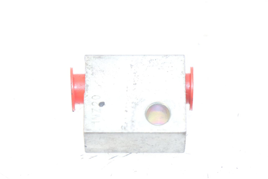 photo de BREMSVERTEILER YAMAHA XP T-MAX TMAX ABS 530 (2012 - 2015) - Detailansicht des Bauteils