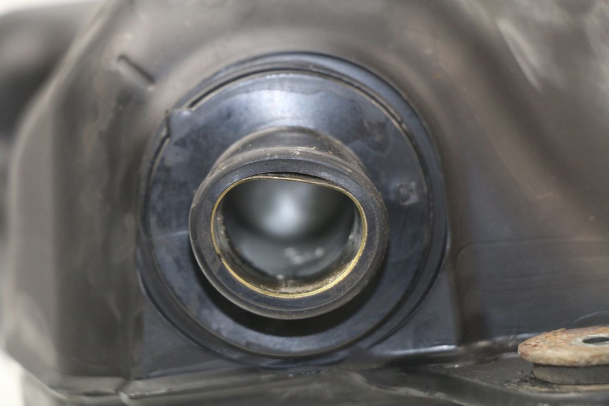 photo de KRAFTSTOFFTANK SUZUKI BURGMAN 650 (2002 - 2004) - Technische Nahaufnahme