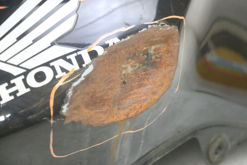 photo de KRAFTSTOFFTANK HONDA CBF 500 (2004 - 2007) - Hochauflösende Nahaufnahme