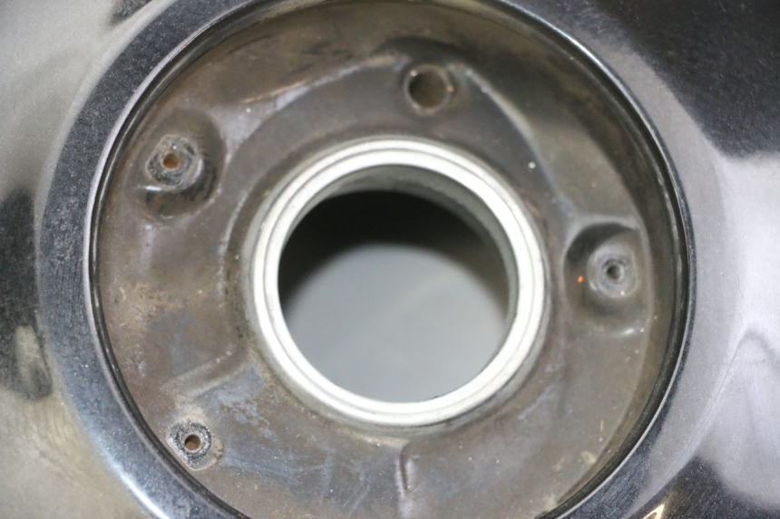 photo de KRAFTSTOFFTANK HONDA CBF 500 (2004 - 2007) - Details der Befestigungspunkte