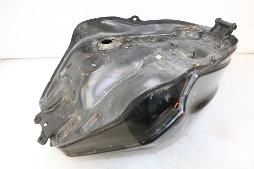 photo de KRAFTSTOFFTANK HONDA CBR F SC25 1000 (1989 - 1992) - Detailansicht des Bauteils
