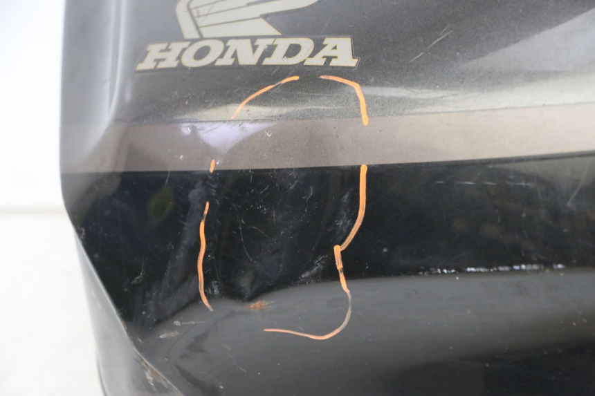 photo de KRAFTSTOFFTANK HONDA CBR F SC25 1000 (1989 - 1992) - Fokus auf die Struktur