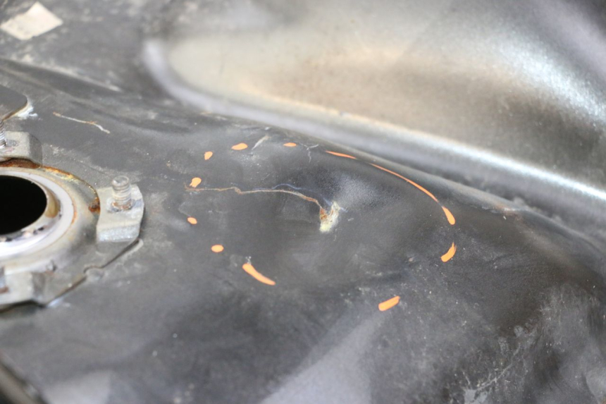 photo de KRAFTSTOFFTANK HONDA CBR F SC25 1000 (1989 - 1992) - Technische Nahaufnahme